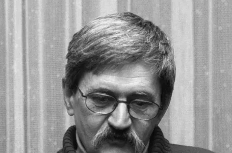 “Prestajem pisati, osluškujući svoje posljednje napisane riječi kao smijeh hartije”: Hommage Irfanu Horozoviću