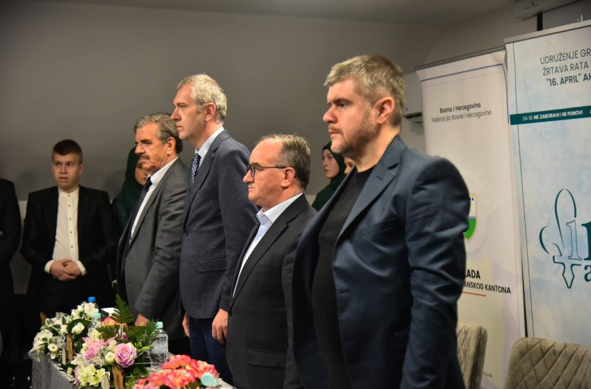  U Ahmićima predstavljena knjiga “Sociologija genocida“ prof. dr. Adiba Đozića