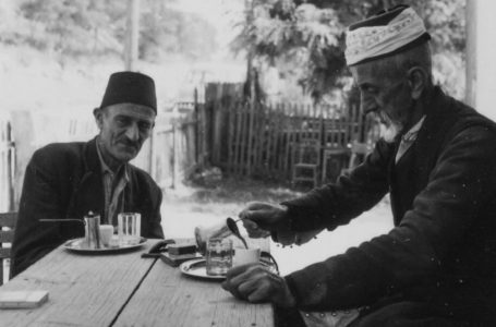 Hamdija Kreševljaković – Iz prošlosti kahve i duhana u Bosni i Hercegovini